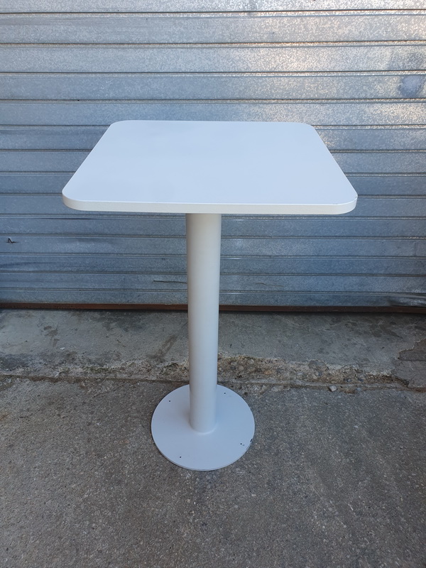 mesa hosteleria 16u sobre 60x60 - 14u pie 74alt - 4u pie 107alt